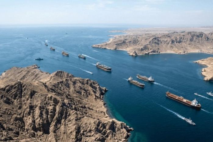 إيكونوميست: ترامب عالق في مضيق هرمز ولا يملك خيارات جيدة لإنهاء الحرب مع إيران