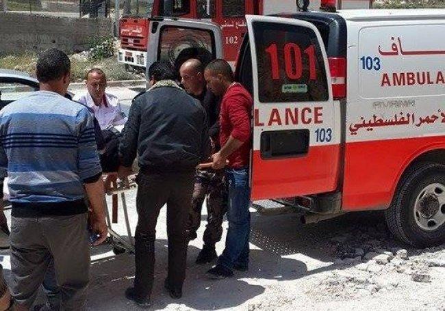 إصابة مواطنين بحادث سير ذاتي في أبو ديس