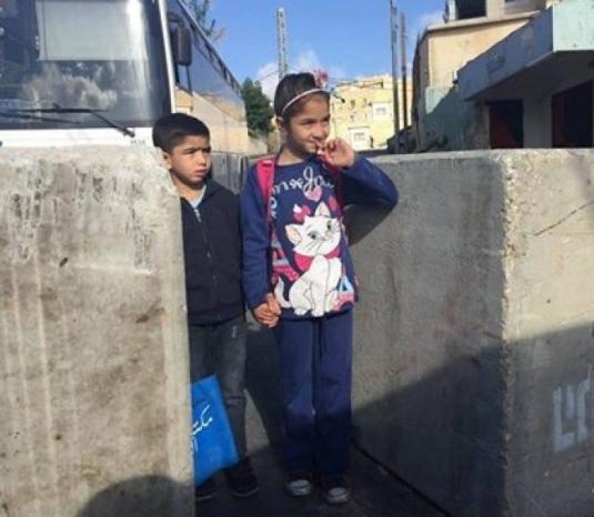 الاحتلال يواصل اغلاق شارع المدارس بالقدس