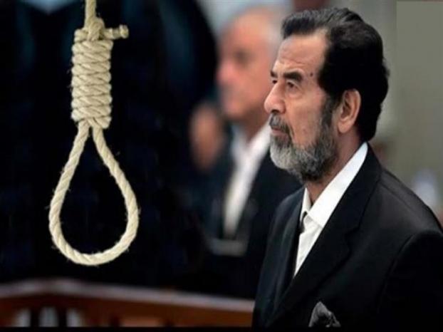 صدام حسين وحراسه الأمريكيون.. تفاصيل زنزانته ولحظات قاسية قبل إعدامه