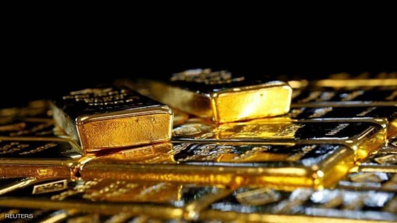 أسعار الذهب تصعد بفعل ضعف الدولار