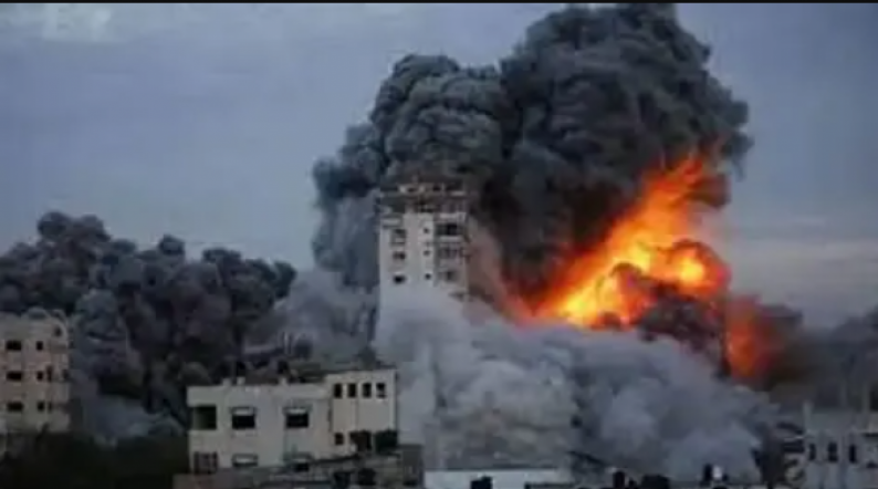 انتشال 3 شهداء ونقل 5 مصابين إثر غارة على دير الزهراني جنوب لبنان انتشال 3 شهداء ونقل 5 مصابين إثر غارة على دير الزهراني جنوب لبنان
