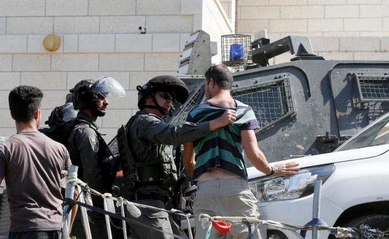 الاحتلال يعتقل 4 مواطنين خلال منعه إقامة حفل تخريج طلبة في القدس