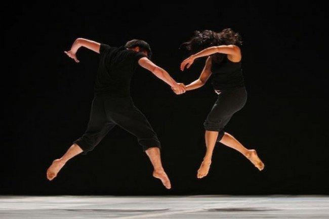 الفرقة الإيطالية &quot;ألديز&quot; تقدم عرضا بمهرجان رام الله للرقص المعاصر