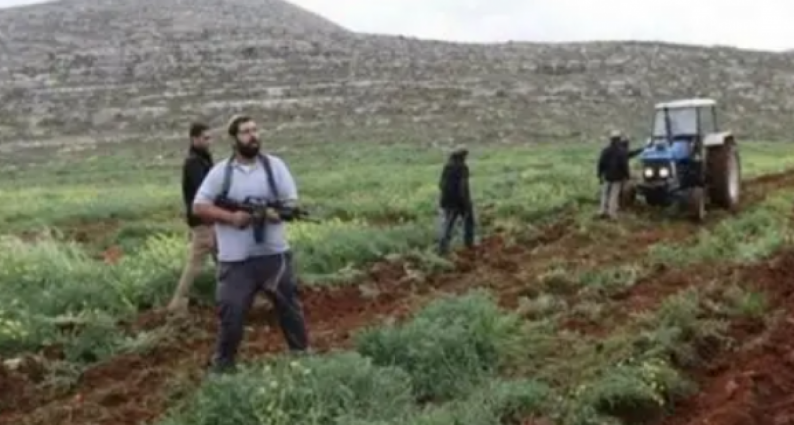 مستوطنون يهاجمون مزارعين في قفين شمال طولكرم ويختطفون ثلاثة منهم مستوطنون يهاجمون مزارعين في قفين شمال طولكرم ويختطفون ثلاثة منهم