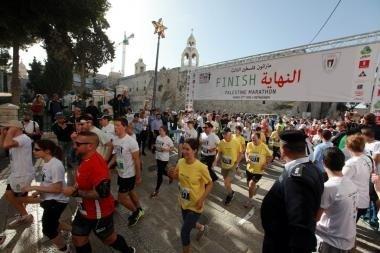 متسابقو غزة يتصدرون سباق 10 كلم و21 كلم