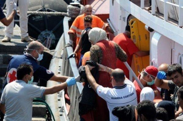 إنقاذ 1200 لاجئ في إيطاليا بينهم فلسطينيون