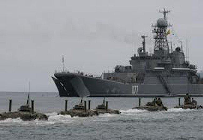 باحث:المناورة البحرية الروسية قبالة السواحل السورية هدفت لردع الغرب