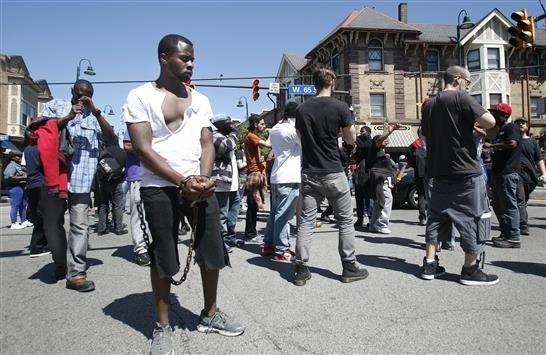 كليفلاند: تبرئة ضابط من قتل اثنين من السود