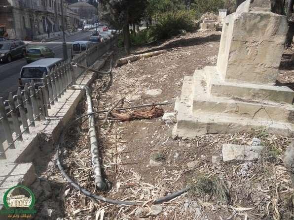 الاحتلال يخطط لبناء حديقة للكلاب فوق مقبرة 'مأمن الله' الاحتلال يخطط لبناء حديقة للكلاب فوق مقبرة 'مأمن الله'