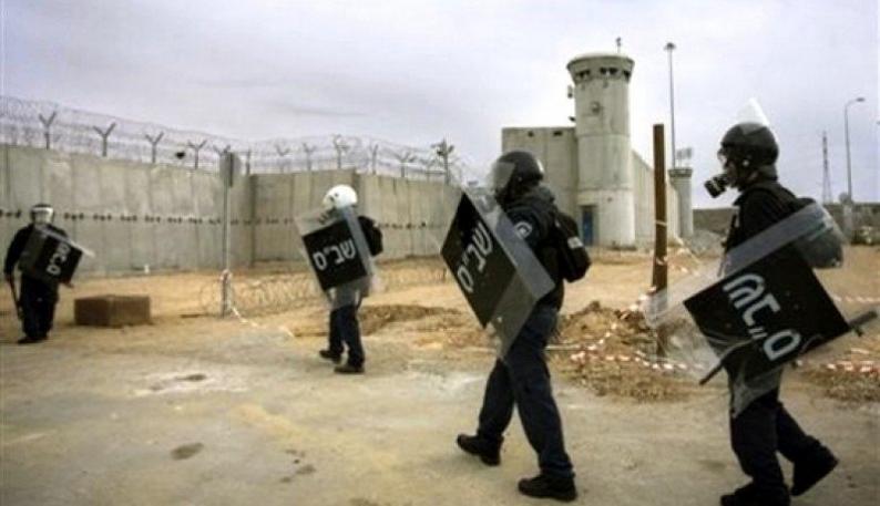 مصلحة سجون الاحتلال تغلق سجني &quot;نفحة&quot; و&quot;ايشل&quot;