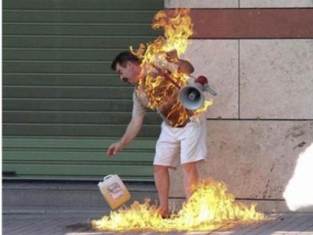 اردني يحرق نفسه في العقبة احتجاجاً على إزالة بسطته