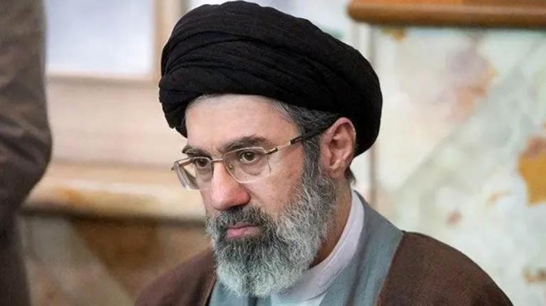 المرشد الإيراني يتوعد بردّ بلا قيود جغرافية: إيران ستحدد شروط إنهاء الحرب إذا تجدد العدوان المرشد الإيراني يتوعد بردّ بلا قيود جغرافية: إيران ستحدد شروط إنهاء الحرب إذا تجدد العدوان