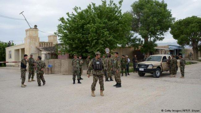 140 قتيل في هجوم لطالبان على قاعدة عسكرية أفغانية