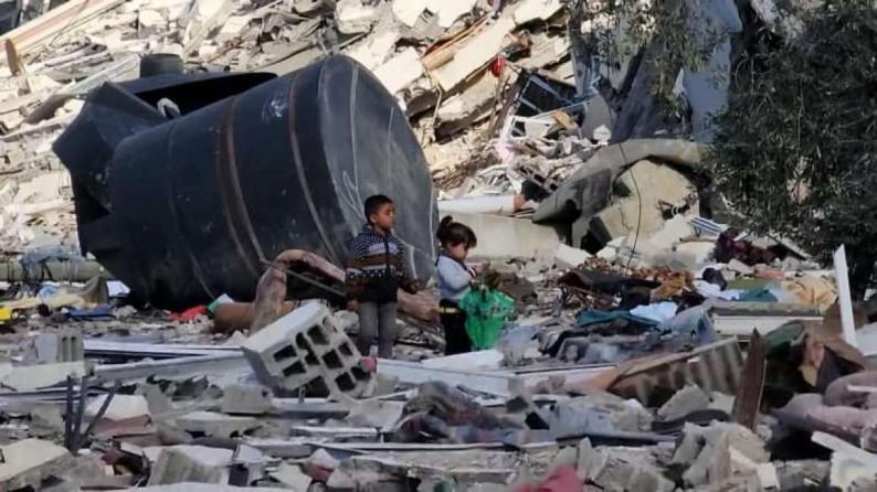 حماس: "إسرائيل" ماضية في استخدام سلاح التجويع لتهجير الفلسطينيين قسرياً حماس: "إسرائيل" ماضية في استخدام سلاح التجويع لتهجير الفلسطينيين قسرياً