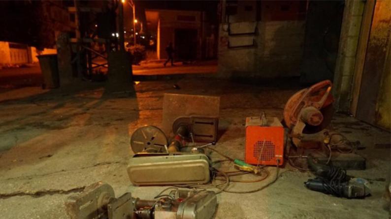 سلفيت: الاحتلال يستولي على معدات ورشة حدادة في كفر الديك