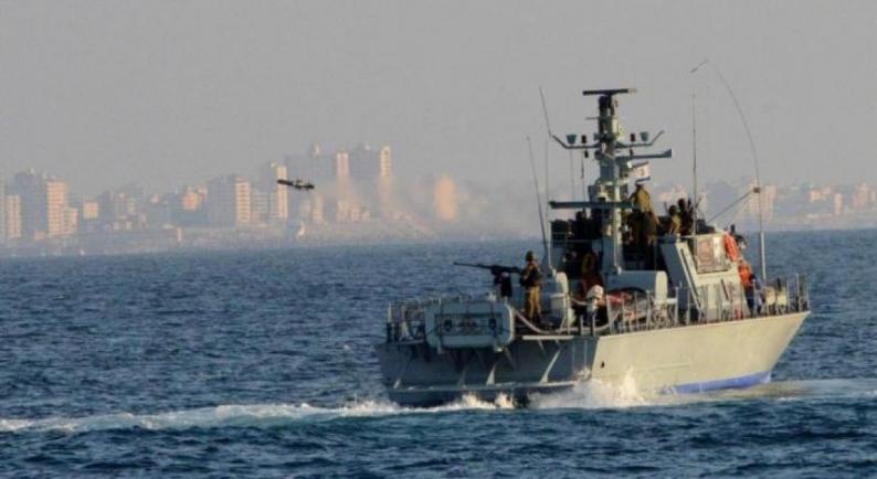 الاحتلال يستهدف مراكب الصيادين في بحر بيت لاهيا