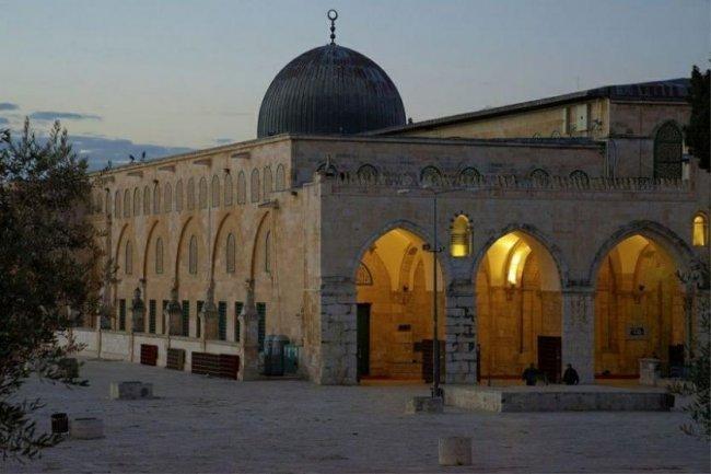 ابعاد 7 مقدسيين عن المسجد الأقصى