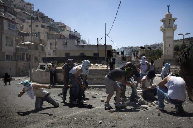 القدس: الاحتلال يفرض طوقا عسكرياً على حي المصرارة