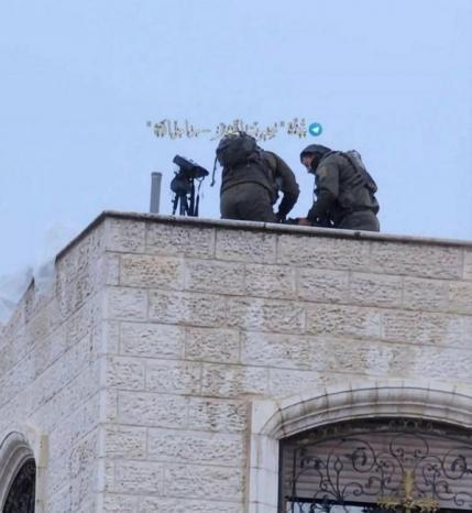 الاحتلال ينصب كاميرات مراقبة قرب المنازل في المغير شرق رام الله الاحتلال ينصب كاميرات مراقبة قرب المنازل في المغير شرق رام الله