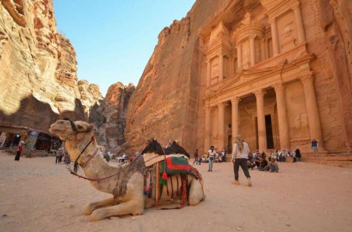 توقعات بانتعاش وعودة السياحة للأردن بعد انهيار 2020 توقعات بانتعاش وعودة السياحة للأردن بعد انهيار 2020