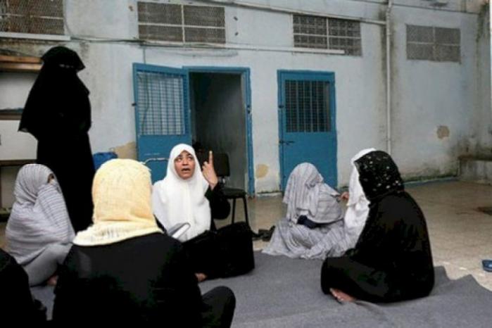 هيئة الأسرى ونادي الأسير: المعتقلات يتعرضن لعمليات تنكيل وإذلال وظروف احتجاز مهينة