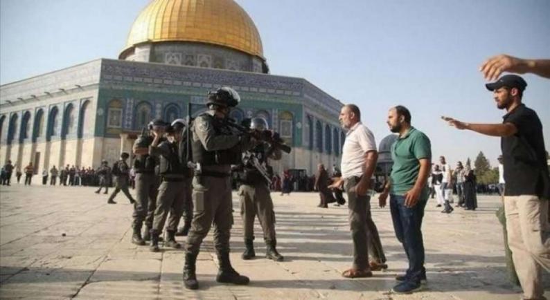 شرطة الاحتلال تمنع موظفي لجنة اعمار المسجد الأقصى من العمل في جميع اقسامها شرطة الاحتلال تمنع موظفي لجنة اعمار المسجد الأقصى من العمل في جميع اقسامها