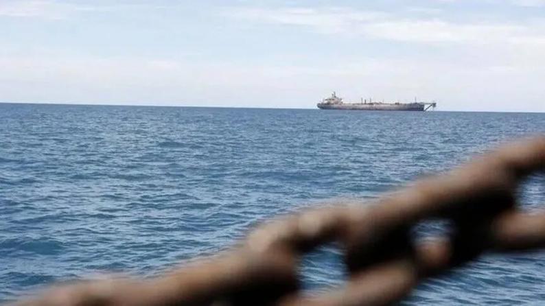 هيئة بريطانية: استهداف سفينة في مضيق هرمز هيئة بريطانية: استهداف سفينة في مضيق هرمز