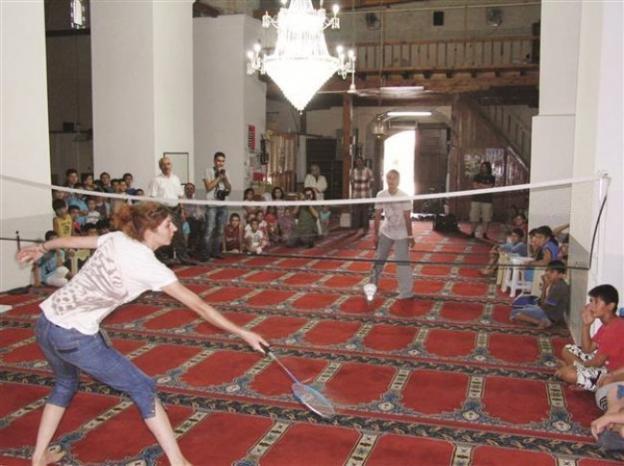 ادعيس: اقتحامات الاحتلال للمسجدين الإبراهيمي والأقصى تزداد خطورة وكثافة ادعيس: اقتحامات الاحتلال للمسجدين الإبراهيمي والأقصى تزداد خطورة وكثافة