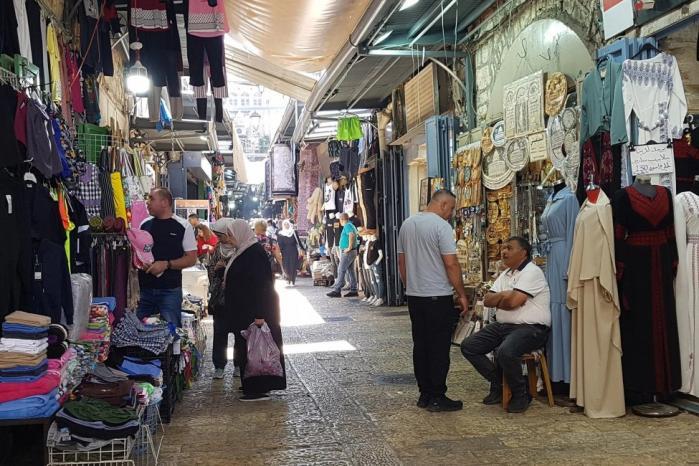 محافظة القدس: الأعياد اليهودية تفاقم أزمة أسواق القدس وتكبّد التجار خسائر إضافية محافظة القدس: الأعياد اليهودية تفاقم أزمة أسواق القدس وتكبّد التجار خسائر إضافية
