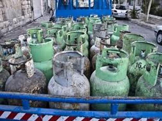 حملة على مركبات بيع اسطوانات الغاز في قلقيلية