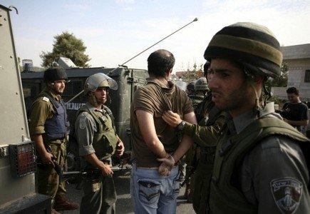 قوات الاحتلال تعتقل 3 شبان من مخيم عايدة وتسلم آخرين بلاغات