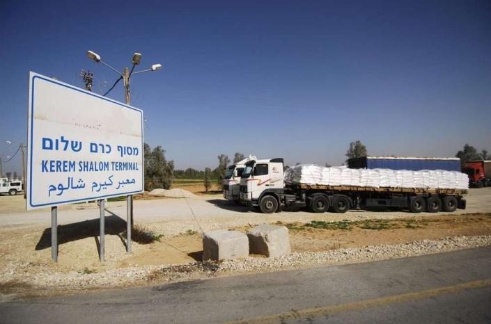 إدخال 560 شاحنة بضائع ومواد بناء لغزة عبر &quot;أبو سالم&quot; غدا