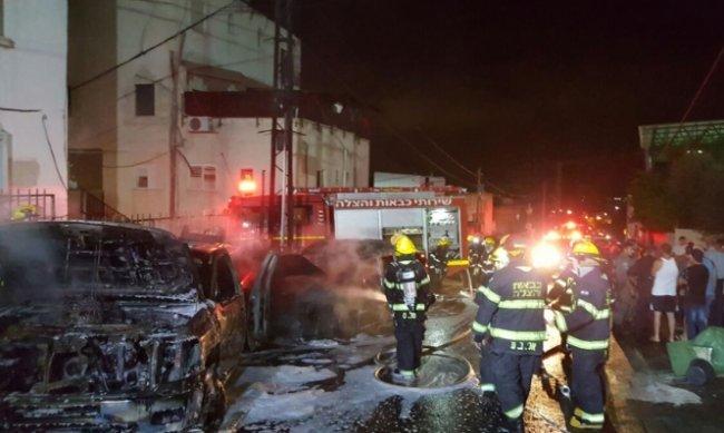 كفر ياسيف: حريق يلتهم 5 سيارات ويخلف حالات اختناق