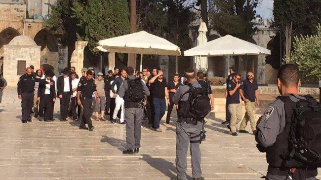 شرطة الاحتلال توصي بالسماح لنواب الكنيست باقتحام الأقصى