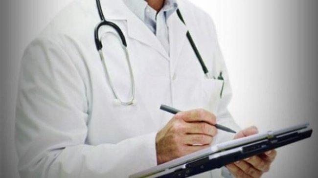 طبيب بريطاني يخط حرف اسمه على أكباد مرضاه