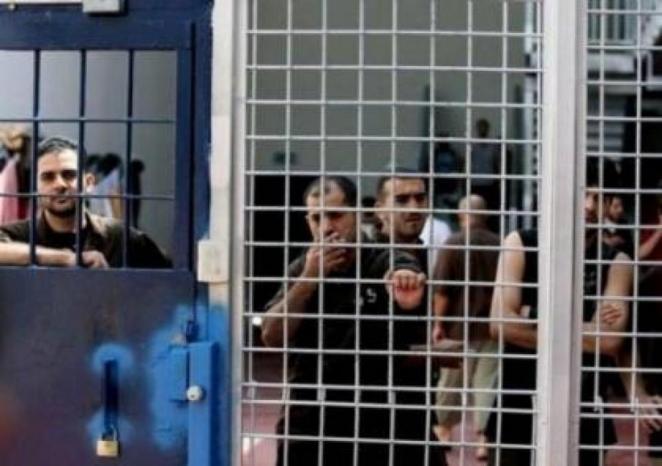 الاحتلال يصدر أوامر اعتقال إداري بحق 21 معتقلًا