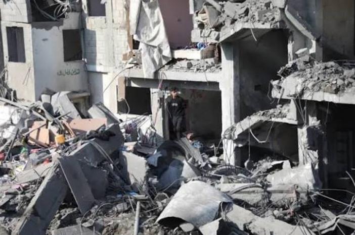مصابون أحدهم بجروح خطيرة بقصف للاحتلال على مخيم الشاطئ مصابون أحدهم بجروح خطيرة بقصف للاحتلال على مخيم الشاطئ