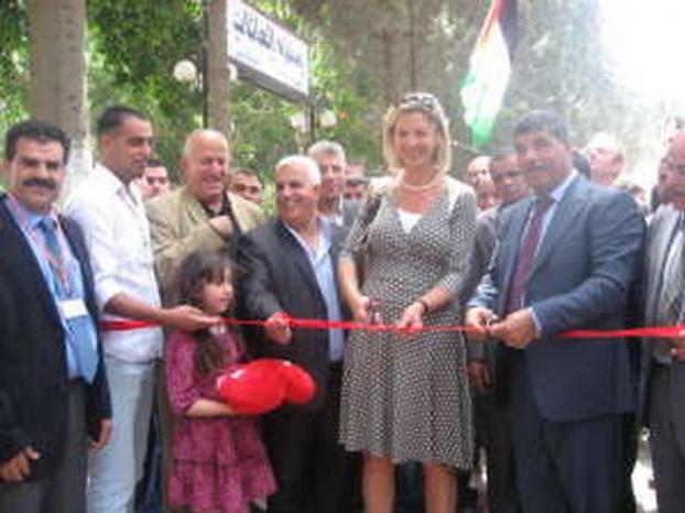 جمعية الاغاثة الزراعية تفتتح المعرض الاول للفراولة والورد الفلسطيني في نابلس