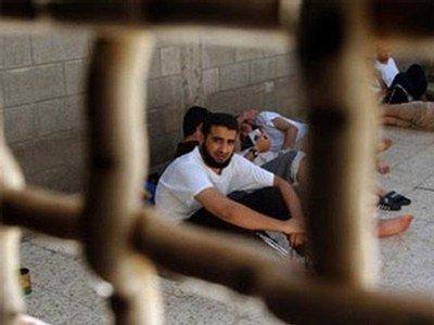 ثلاثة أسرى مصريين يعلنون إضرابهم المفتوح عن الطعام
