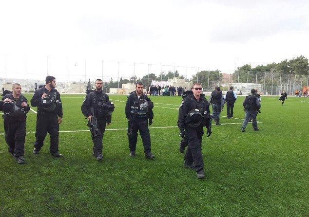 الاحتلال يمنع إقامة مباراة فلسطينية في القدس الاحتلال يمنع إقامة مباراة فلسطينية في القدس
