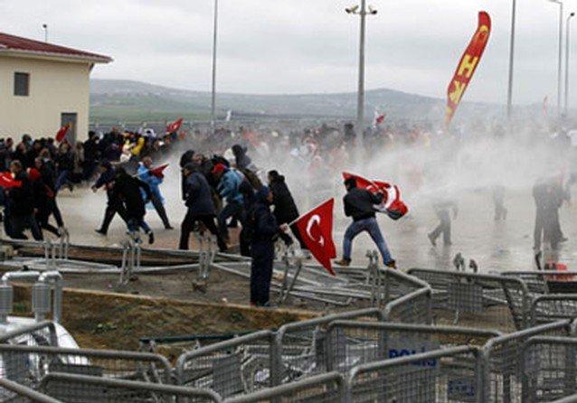 الشرطة التركية تقمع محتجين في إسطنبول