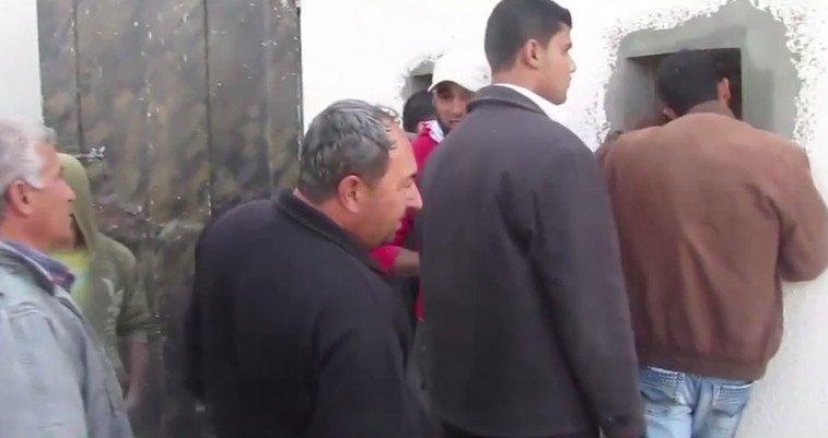 خاص لـ "وطن": بالفيديو... "ذل الإعمار" في غزة.. بين الواسطة والرفض الأمني خاص لـ "وطن": بالفيديو... "ذل الإعمار" في غزة.. بين الواسطة والرفض الأمني