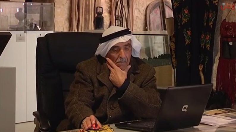 خاص لـ "وطن": بالفيديو... الحاج إسحاق الحروب يجمع التراث الفلسطيني منذ 57 عامًا خاص لـ "وطن": بالفيديو... الحاج إسحاق الحروب يجمع التراث الفلسطيني منذ 57 عامًا