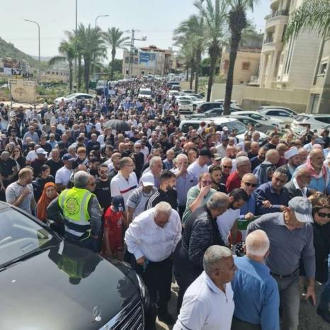 "مسيرة يوم الأرض في ديرحنا تجمع الآلاف تحت شعار "أوقفوا الحرب على غزة"