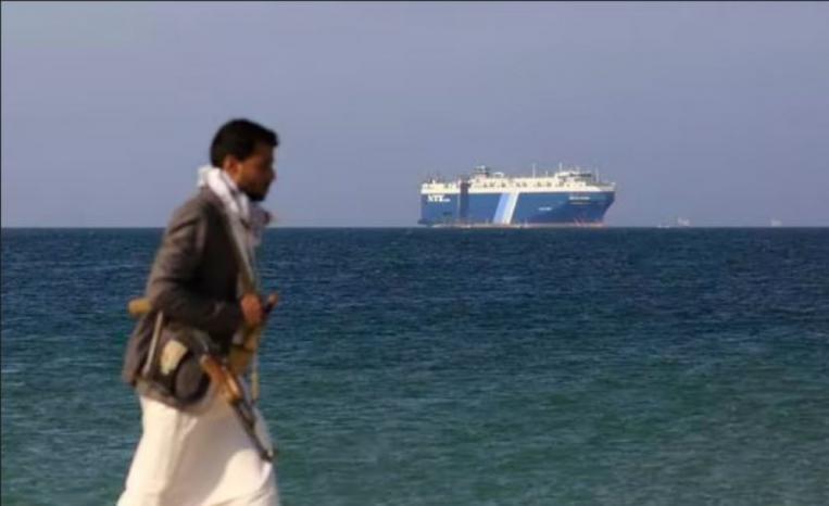 قيادي في &quot;القسام&quot;: القوات المسلحة اليمنية وضعت بأيدينا ملف السفينة المحتجزة