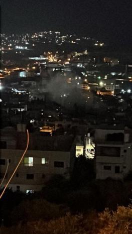 الاحتلال يشن عدوانا على مخيم بلاطة ويفجر منزلا ومقر فتح
