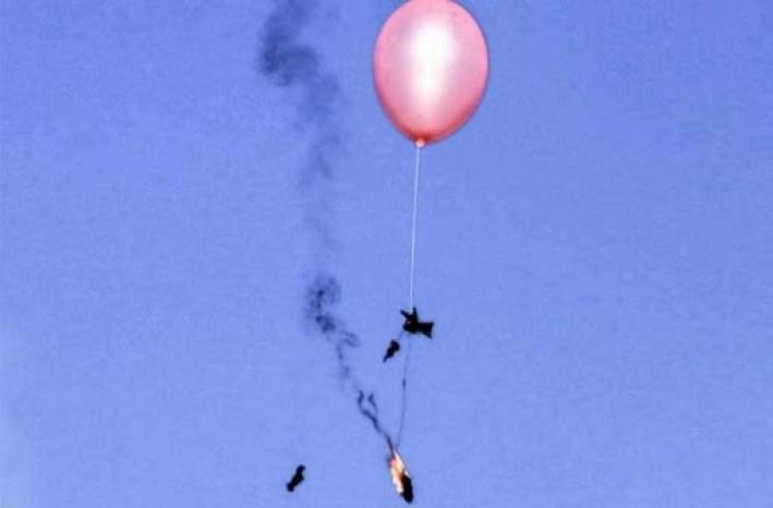 بحجّة البالونات الحارقة.. الاحتلال يهدد غزة بالتصعيد