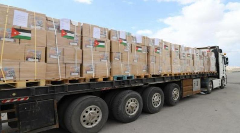 وصول قافلة المساعدات البرية الأردنية المكونة من 24 شاحنة إلى قطاع غزة