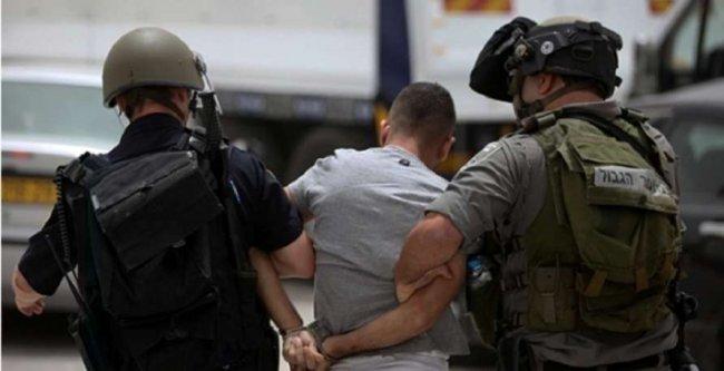 اعتقال 5 مواطنين من عائلة واحدة شمال القدس